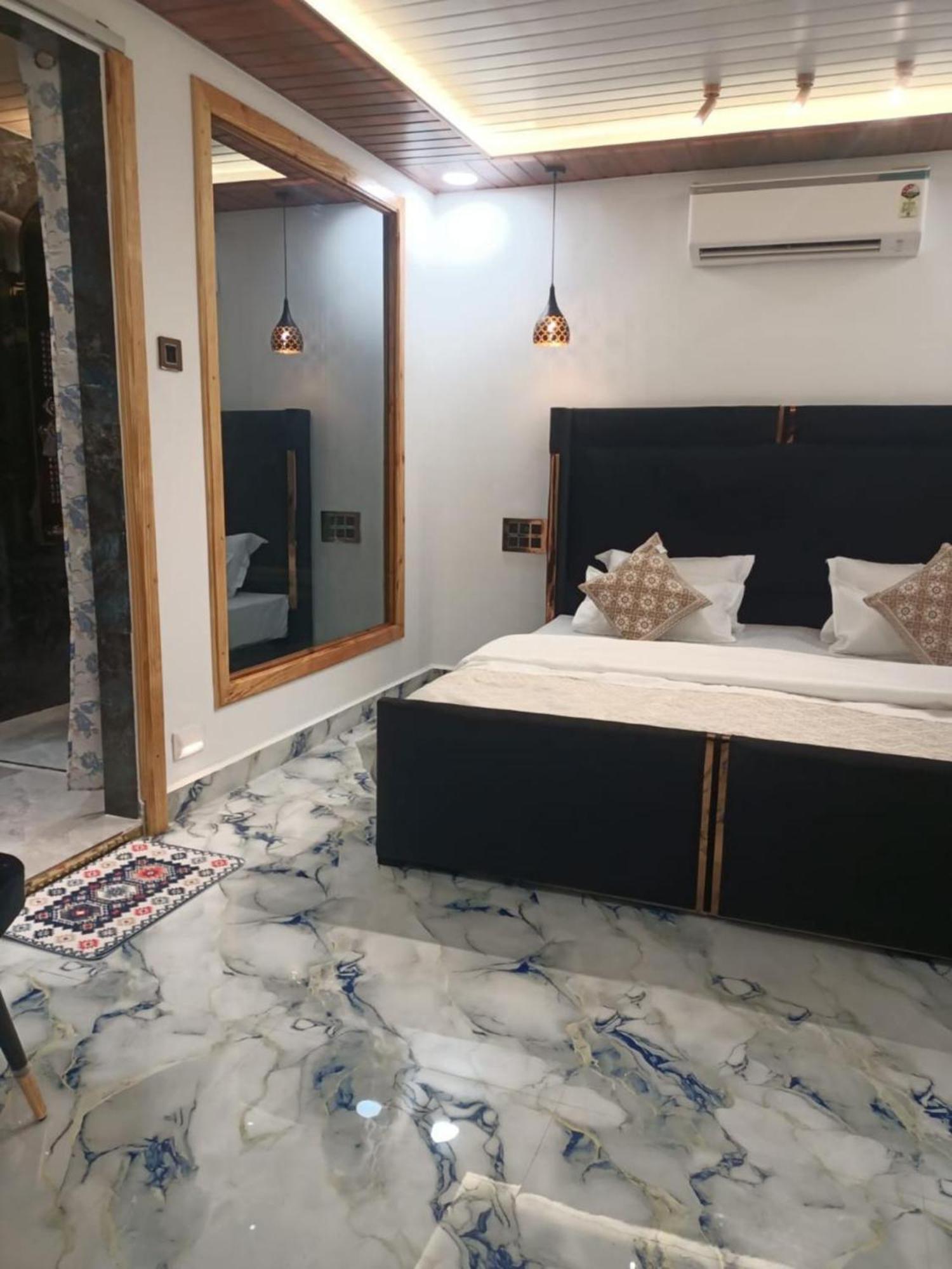 The Charming Nights Hotel ปาโลเลม ภายนอก รูปภาพ